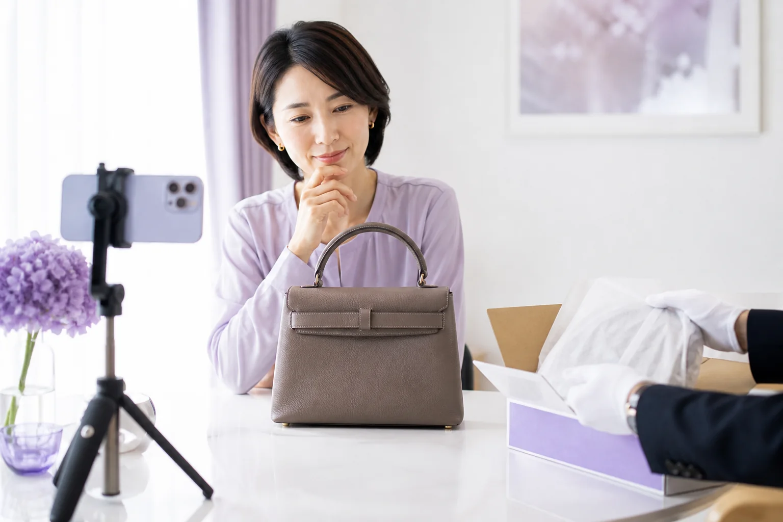ブランドバッグを売るなら買取店とフリマ、どちらが安心？価格・手数料・真贋対応を比較